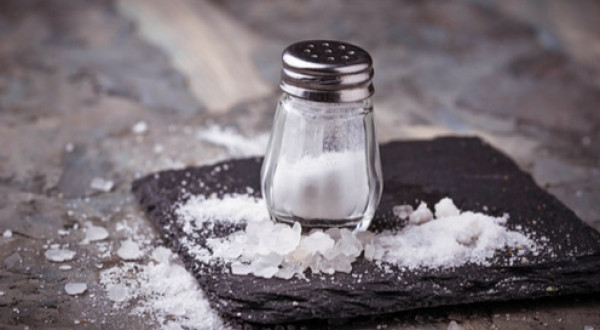 لهذا السبب.. احذر من الزيادة الحادة في الملح على الطعام