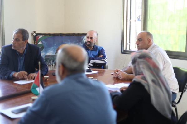 بلدية المغازي ولجنة المساءلة المجتمعية تبحثان أسس التعاون المشترك