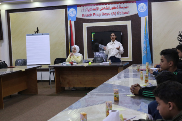 مؤسسة الضمير تبدأ بتنفيذ مبادرات "غرفة الديمقراطية" بالمدارس التابعة لـ (أونروا)