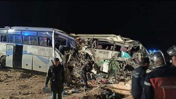 الجزائر: مصرع 16 شخصًا أغلبهم من أصول إفريقية بحادث سير جنوبي البلاد