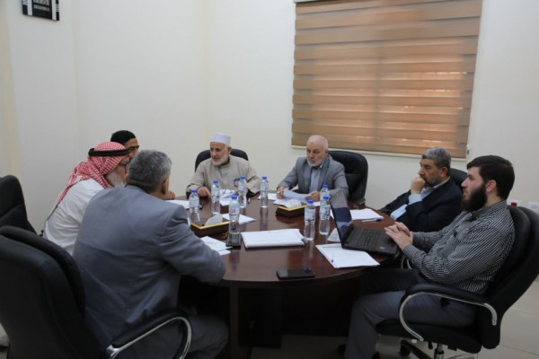 اللجنة القانونية في المجلس التشريعي تعقد اجتماعًا دوريًا