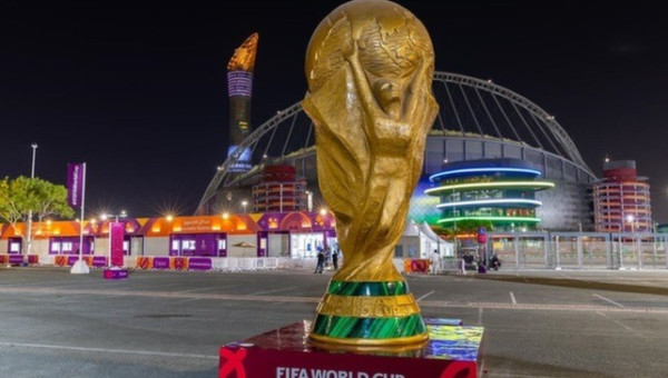 أهم مباريات اليوم الاثنين في كأس العالم.. المواعيد والقنوات الناقلة