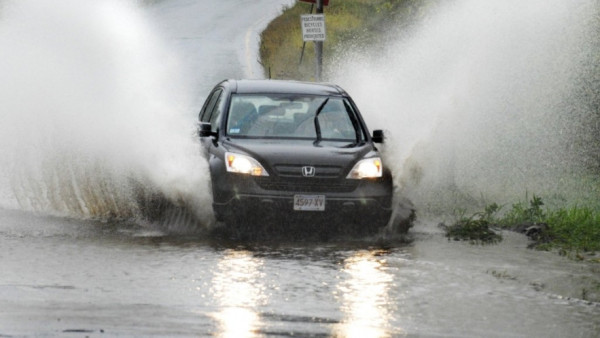 كيف تحافظ بشكل سليم على سيارتك في العواصف والأمطار؟