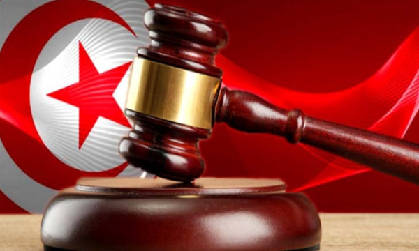 بتهمة "التآمر على الدولة".. القضاء التونسي يبدأ التحقيق مع شخصيات إعلامية وسياسية