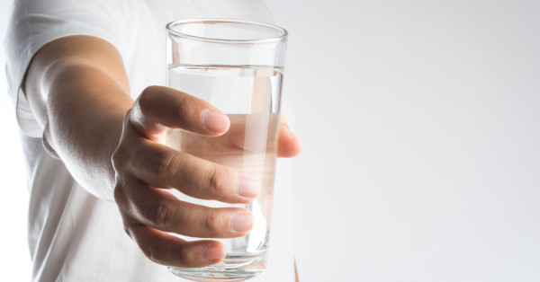 فوائد غير متوقعة لشرب لترين من الماء في اليوم