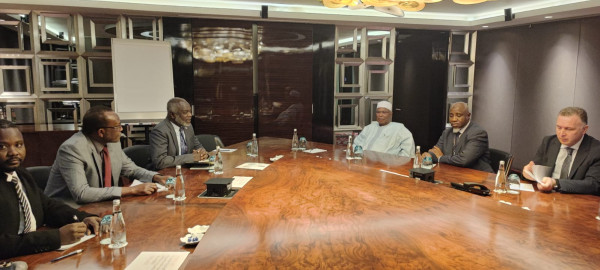 الأمين العام لمنظمة التعاون الإسلامي يستقبل وزير المالية في جمهورية السودان