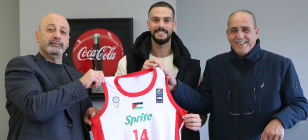شركة المشروبات الوطنية كوكاكولا/ كابي ترعى فريق كرة السلة لنادي أرثوذكسي بيت لحم