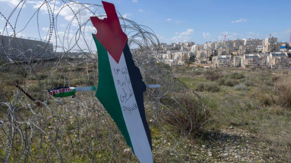 "غربة الفلسطيني".. معاناة متزايدة في ظل الأزمات والصعوبات الحياتية
