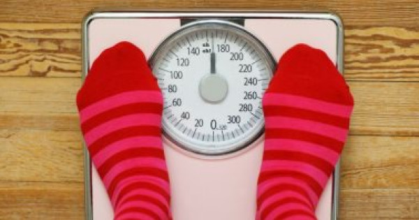 أسباب زيادة الوزن أثناء وبعد انقطاع الطمث