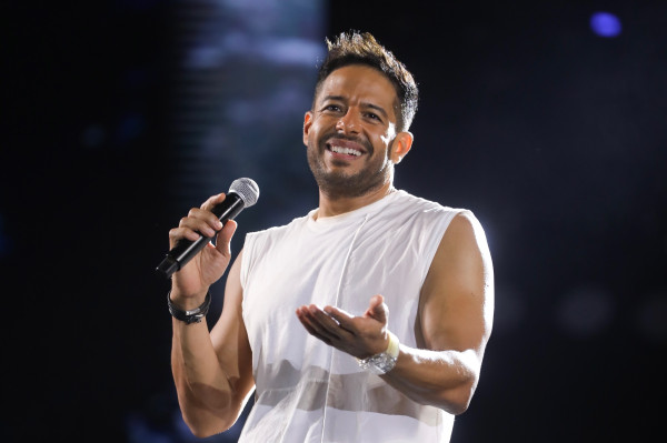 محمد حماقي يشعل ليل دبي بحفل كامل العدد