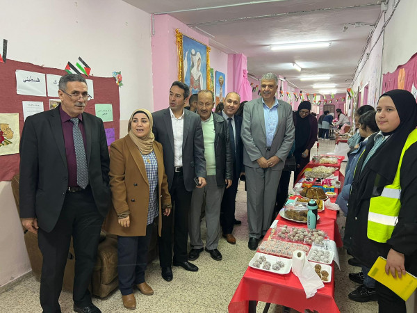 مدرسة بنات بيتونيا تنظم بازارًا للمنتجات الفلسطينية