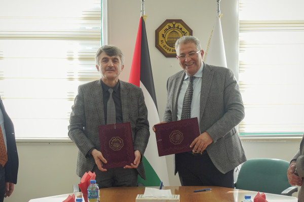 جامعة القدس توقع اتفاقية تعاون أكاديمي وبحثي مع جامعة "كوتاهيا دوملوبينار" التركية