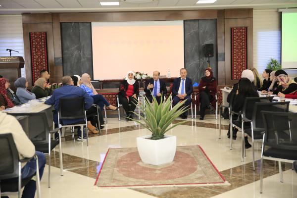 المدرسة الوطنية الفلسطينية للإدارة تفتتح ورشة عمل "مأسسة نظام المتابعة والتقييم"