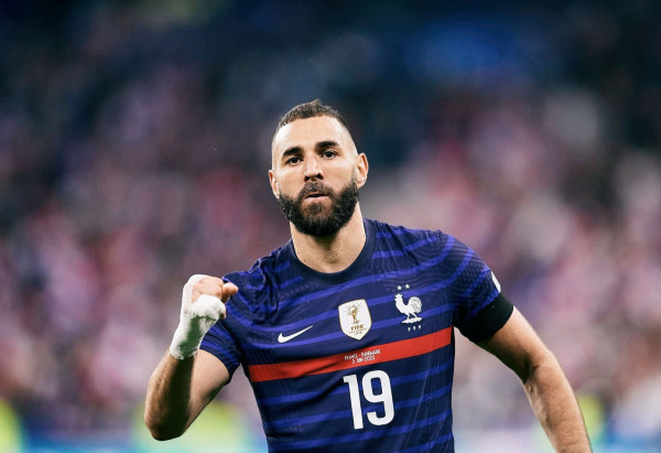 بنزيما يعتزل دولياً