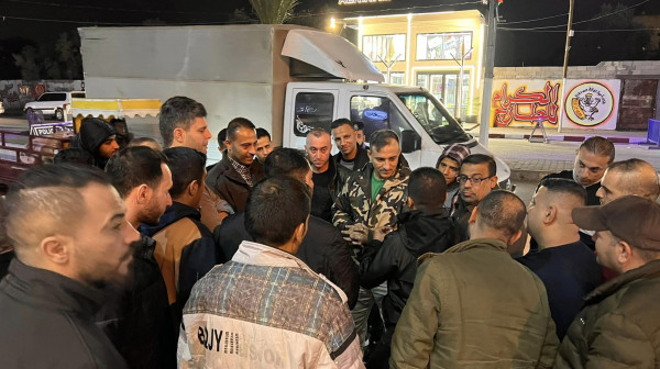 عقب احتجاجهم.. مدير "المرور" بغزة يعد بحل أزمة تجار منطقة "الأمن العام"