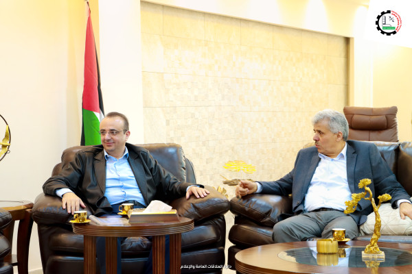 رئيس جامعة بوليتكنك فلسطين يستقبل مدير المستشفى الأهلي- الخليل