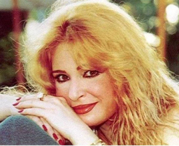 شاهد.. أحدث ظهور للفنانة نيللي مع إبنة شقيقتها