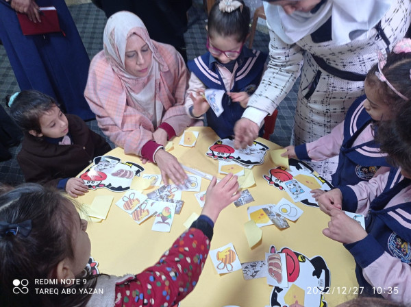 تربية الوسطى تنفذ درساً توضيحياً لرياض الأطفال بعنوان الحيوانات الأليفة