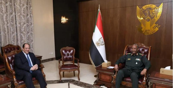 تفاصيل لقاء رئيس مجلس السيادة السوداني بوزير المخابرات المصرية