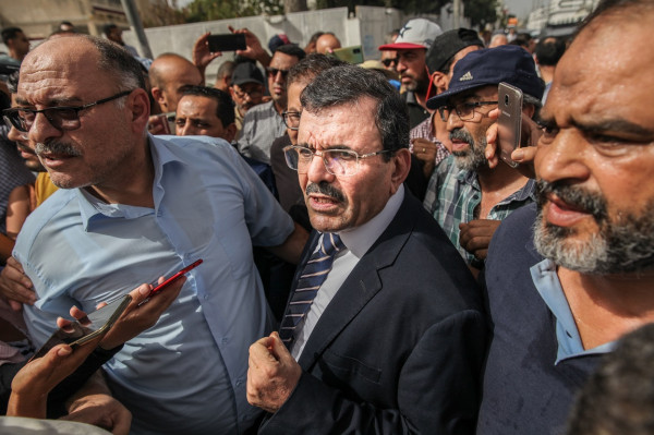 تونس: العشرات يطالبون بالإفراج عن رئيس الحكومة الأسبق
