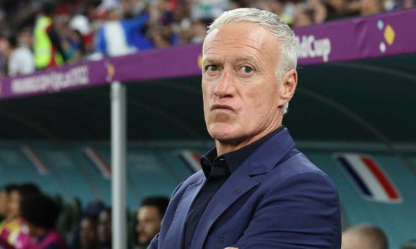 حلم زيدان يتبخر.. ديشامب يجدد مع منتخب فرنسا