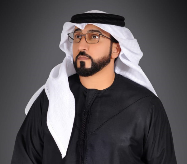 شاهد: فاضل المزروعي يطرح جديده بعنوان "نظرات العيون"