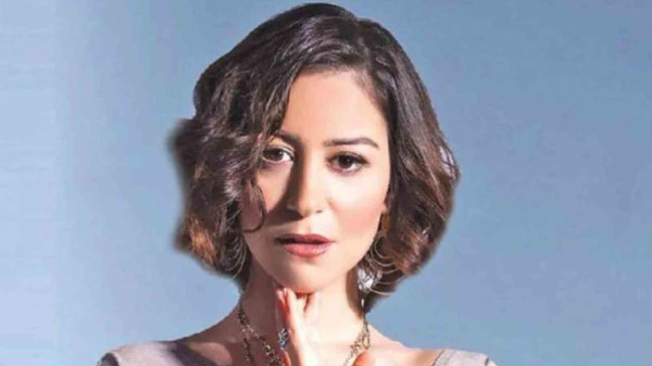 بعد أزمتها الأخيرة.. منة شلبي تستأنف عملها ومحمد رمضان يدعمها