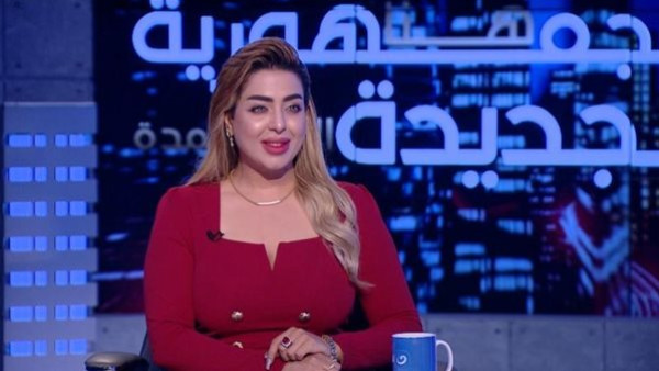 إيقاف مذيعة مصرية وإحالة العاملين معها للتحقيق