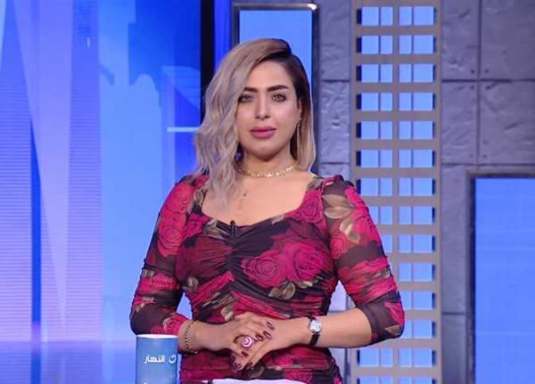 أول تعليق من المذيعة المصرية منى العمدة بعد قرار إيقافها