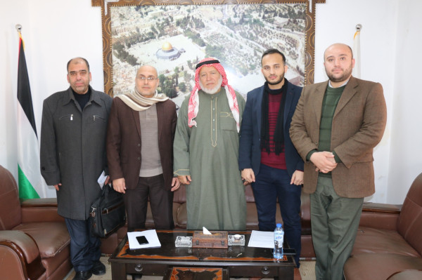 النائب د. مروان أبو راس يستقبل وفداً من وزارة العمل