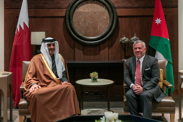 العاهل الأردني وأمير قطر يبحثان القضية الفلسطينية وتعزيز التعاون الثنائي