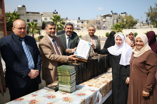 غزة: وزارة التعليم تُكرم الطالبات الحافظات للقرآن الكريم بشمال غزة