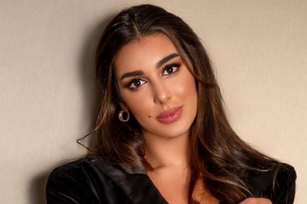بالفيديو.. ياسمين صبري توجّه رسالة مُفاجئة لعادل إمام وزوجته
