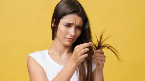 نصائح للحفاظ على حيوية شعرك خلال فصل الصيف