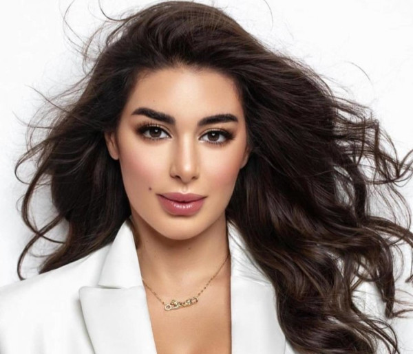 طارق الشناوي يهاجم ياسمين صبري بعد فيلمها الأخير