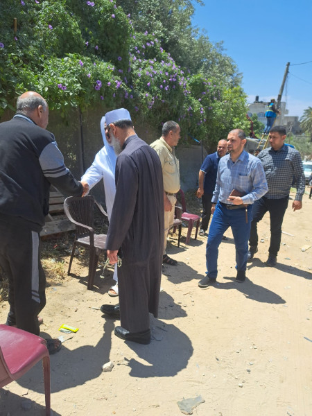 نواب الوسطى يزورون عائلة الشهيد اللوح بالنصيرات