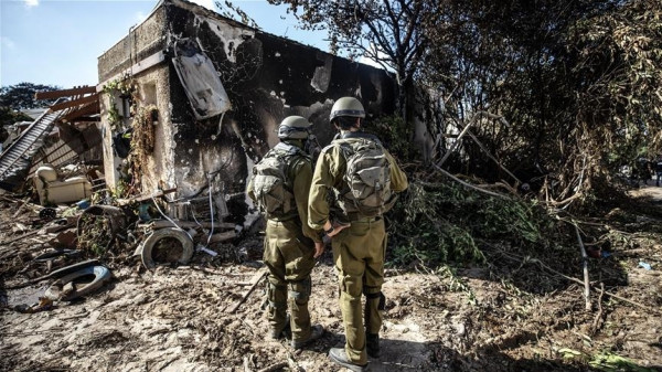 مقتل ضابط إسرائيلي بانفجار قنبلة يدوية في غزة