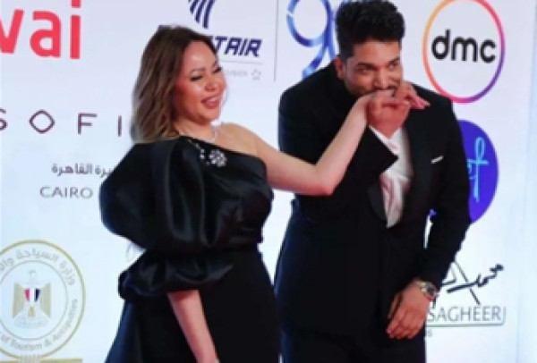 الإعلامية أسماء إبراهيم تعلن انفصالها عن المطرب موسى