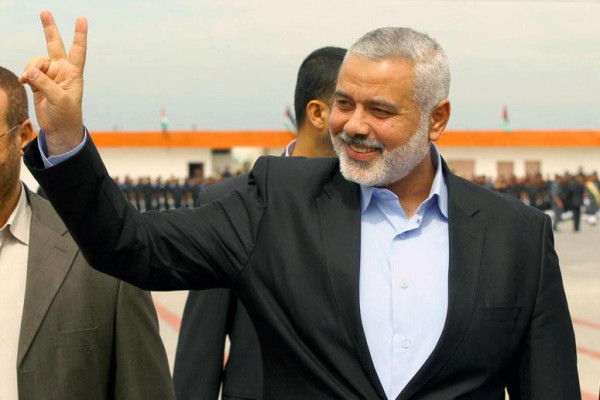 الرئيس عباس يعلن الحداد وتنكيس الأعلام حدادا على اغتيال هنية