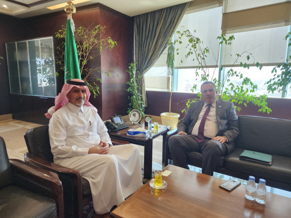 دوّاس يلتقي مؤسسات تربوية وثقافية في الرياض