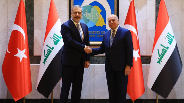 العراق يؤكد على تعزيز العلاقات التجارية مع تركيا