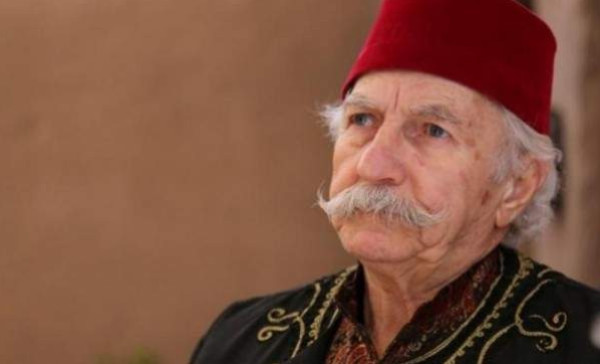 كيف رد حسام تحسين بك على شائعة وفاته؟