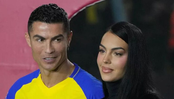شاهد: جورجينا رودريغيز تحتفل بعودتها للرياض وفوز صديقها رونالدو