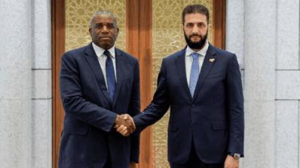 بريطانيا تُعيد العلاقات مع سوريا بعد قطيعة دامت 14 عاماً