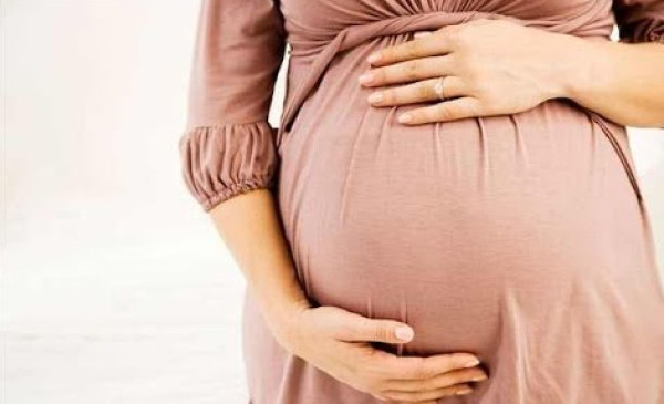 في حالة نادرة.. أم بولندية تنجب خمسة أطفال في يوم واحد