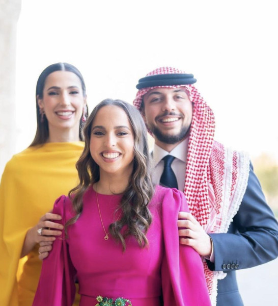 "لقينا سلمى".. ولي العهد الأردني يمازح شقيقته