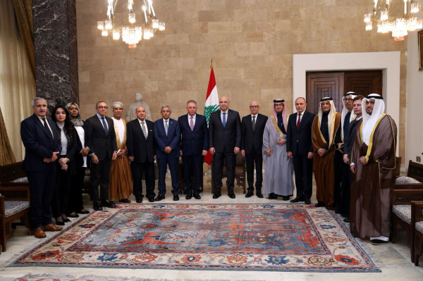 الرئيس اللبناني يلتقي السفراء العرب بلبنان برئاسة عميد السلك الدبلوماسي العربي السفير أشرف دبور
