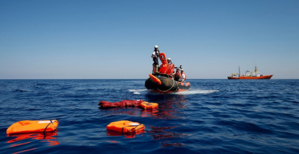 مصرع 19 مهاجراً أفريقياً بعد غرق قاربهم قبالة سواحل تونس