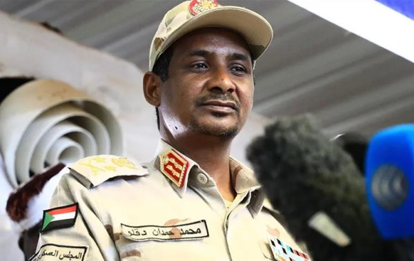 السودان: حميدتي يُشكّل لجنة للتواصل مع القوى السياسية والحركات المسلحة