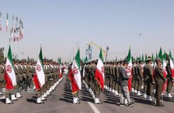 اخبار العالم – الجيش والحرس الثوري يعلنان الولاء للزعيم الإيراني الجديد مجتبى خامنئي